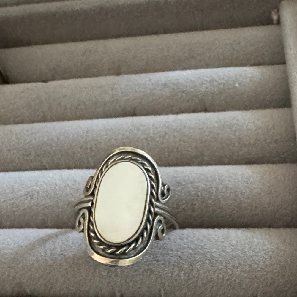 Elegant Silver and White Women's Ring 5-9 size motherof pearl, 
vintageValentine